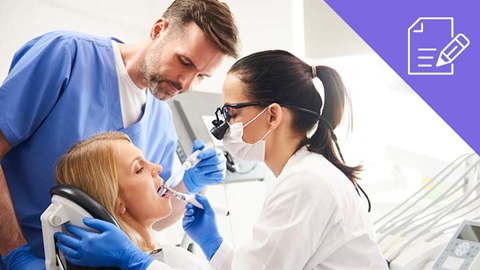pessoa no dentista